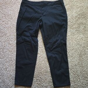 Liz Claiborne Black Straight Leg Pants for Effortless Elegance